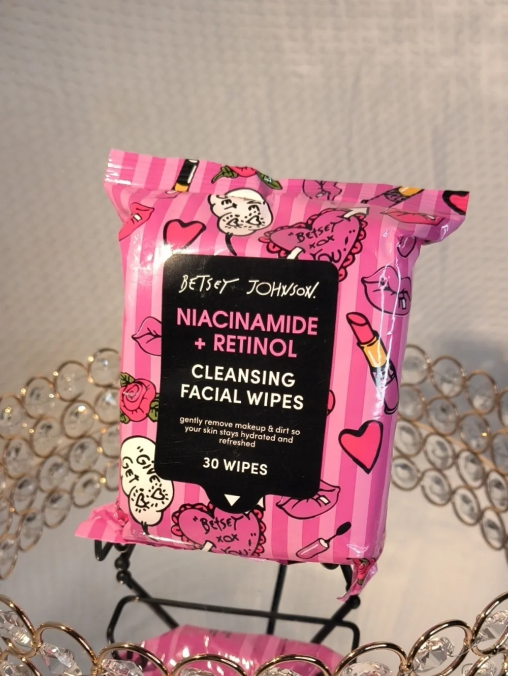 Betsey Johnson Pink Niacinamide + Retinol Cleansing Facial Wipes 30 Pack